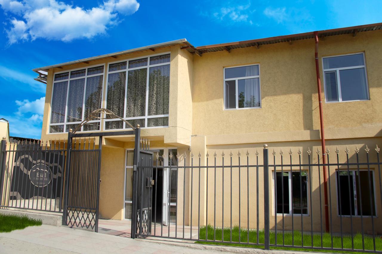 Hostel Esal Osh Luaran gambar