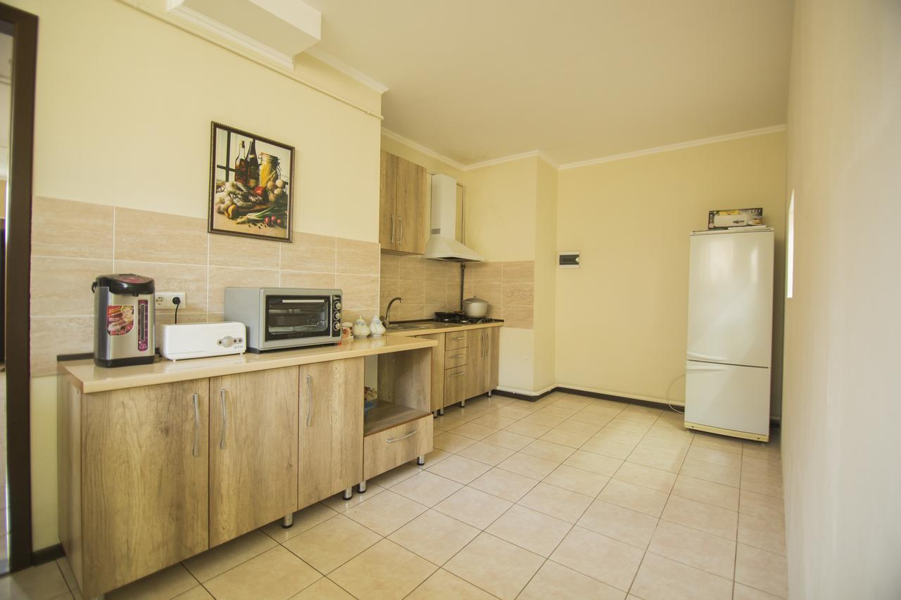 Hostel Esal Osh Luaran gambar