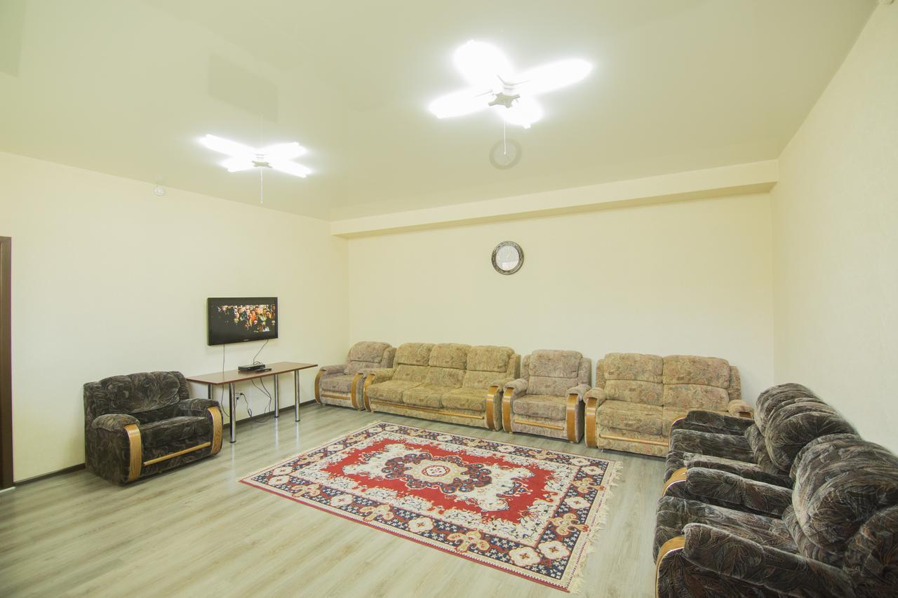 Hostel Esal Osh Luaran gambar